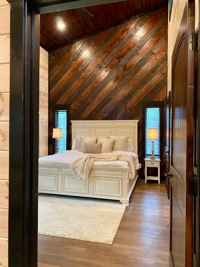 New Luxury Cabin, Hot Tub, Forest Views,Hotel Style Amenities Broken Bow Exterior photo